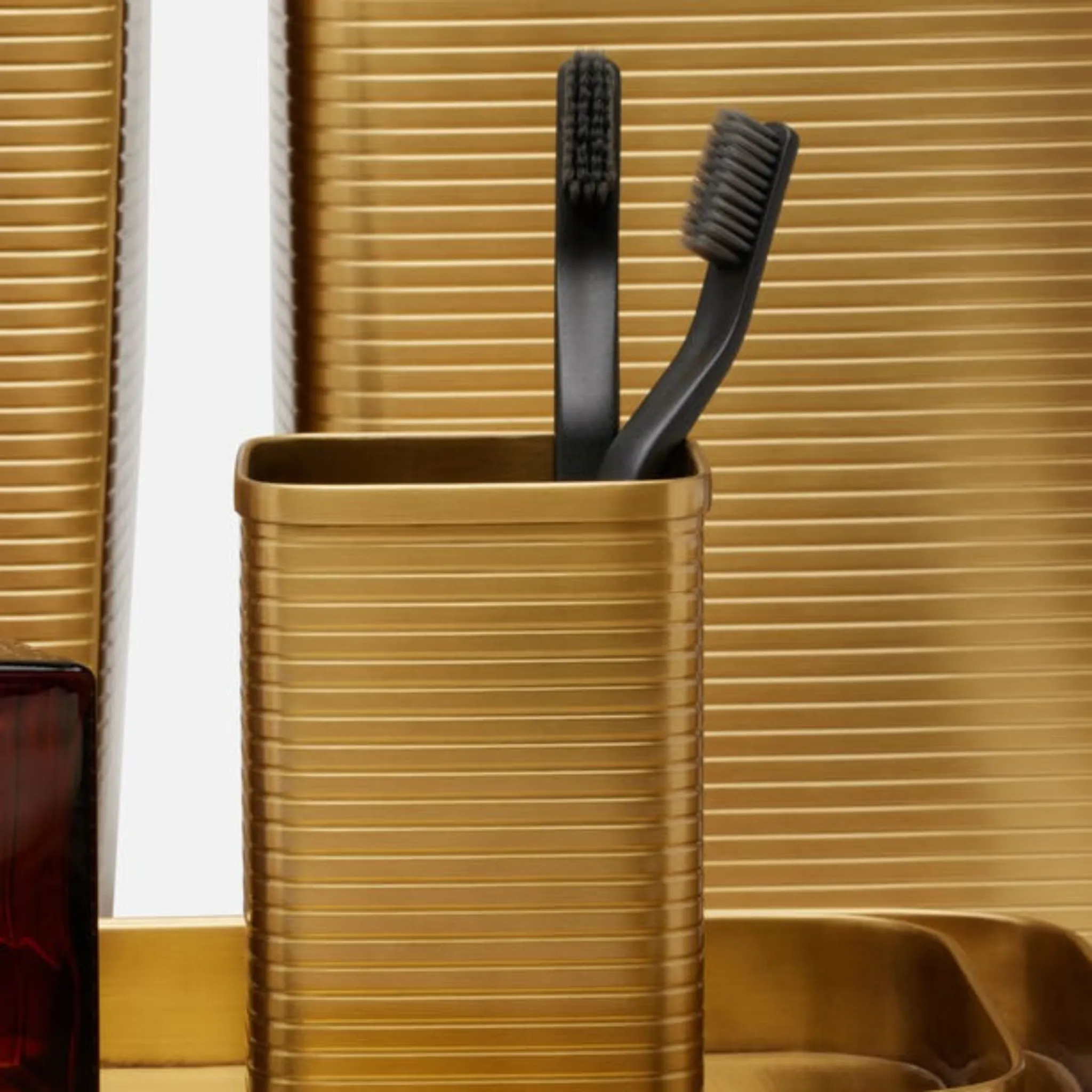 Adelaide Matte Gold Toothbrush Holder