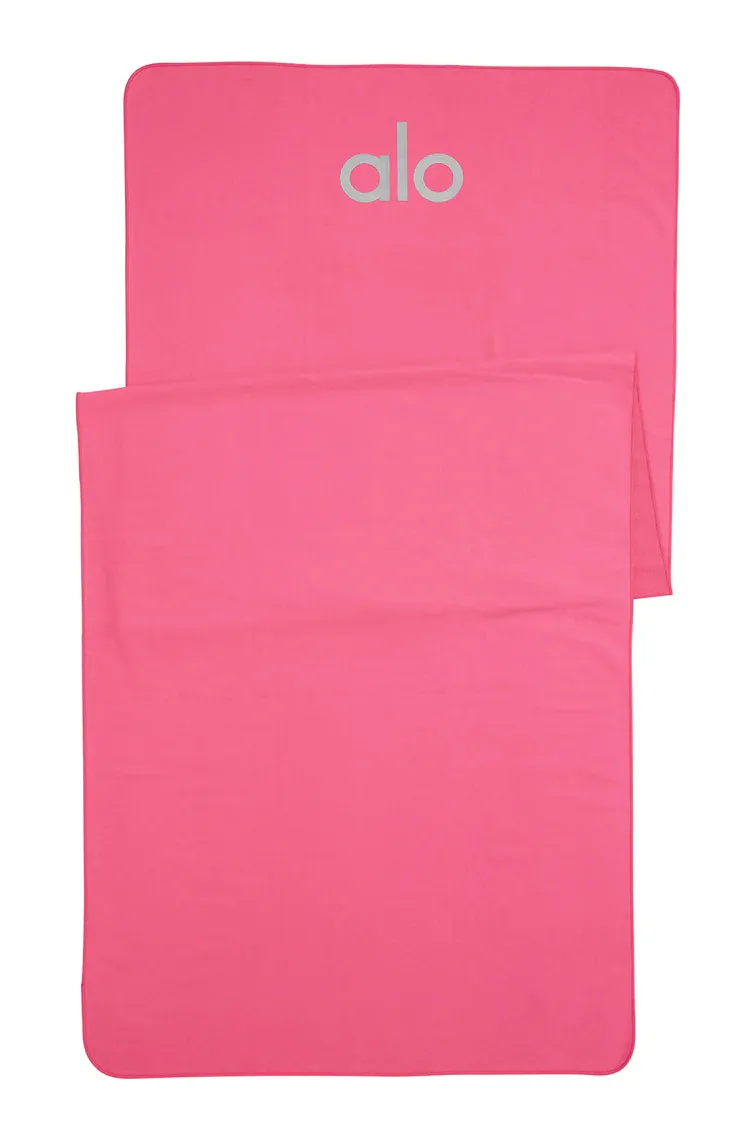 Grounded No-Slip Towel